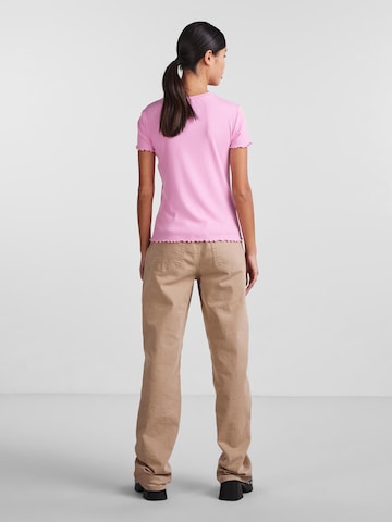 PIECES - Camiseta 'Nicca' en rosa