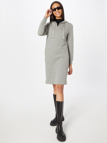 Robe Cartoon en gris