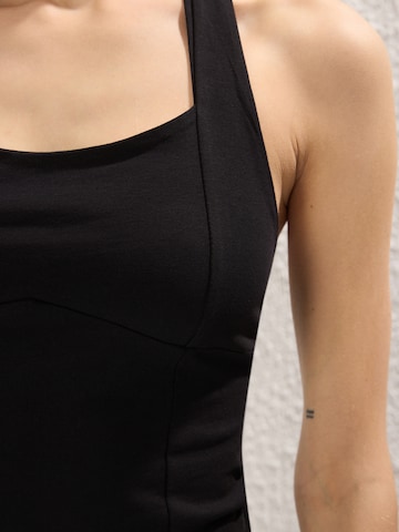 Trendyol Top in Zwart