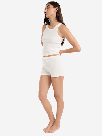 ETAM Pyjamashorts 'Joani' in Weiß