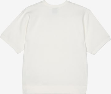UMBRO Performance Shirt in White