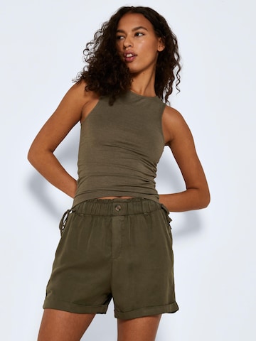 Regular Pantalon 'Maria' Noisy may en vert