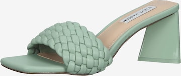 STEVE MADDEN Mules in Green: front