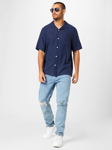 Coupe regular Chemise WEEKDAY en bleu