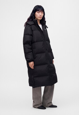 Karl Lagerfeld Talvemantel 'ESSENTIAL', värv must