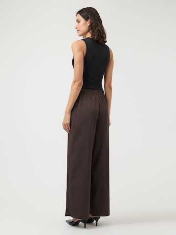 Regular Pantalon 'YASSHIMMA' YAS en marron