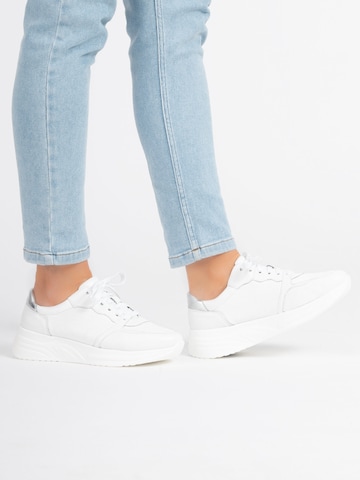 VITAFORM Sneaker in Weiß