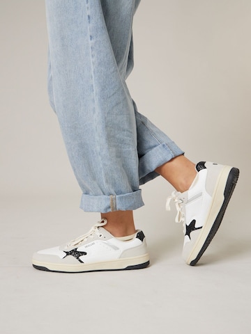 Baskets basses 'Dallas' Deeluxe en blanc