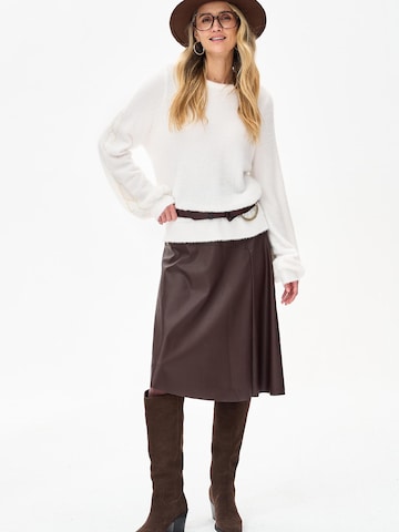 Blue Shadow Sweater in Beige