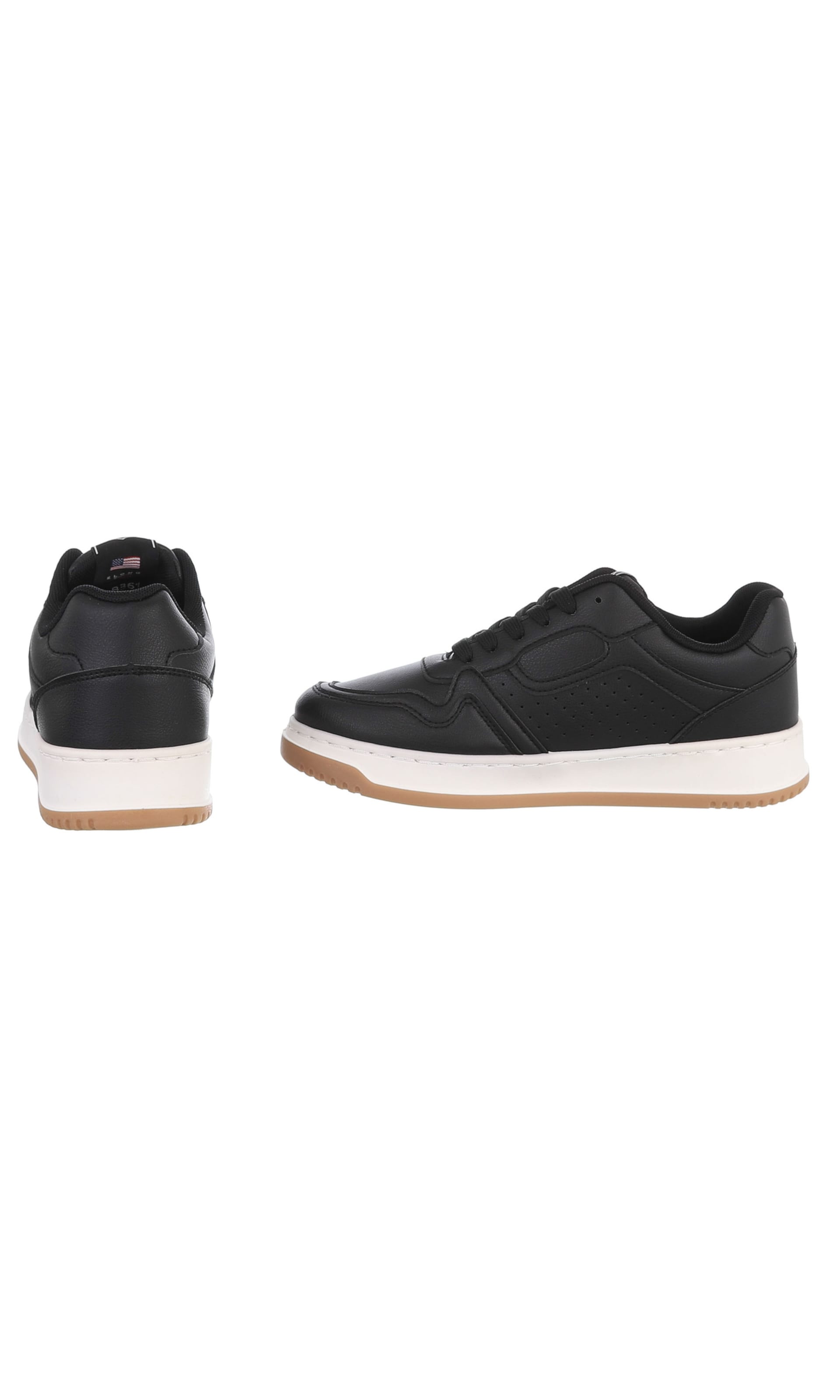 CoolWalk Sneakers in Black