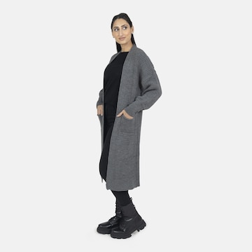 Manteau en tricot Elara en gris
