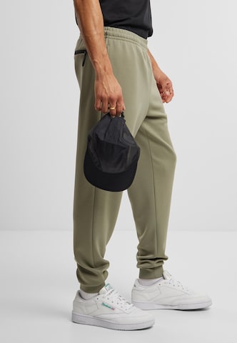 Urban Classics Tapered Broek in Groen