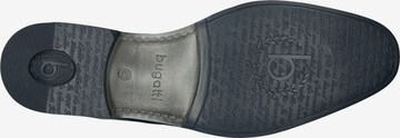 Chaussure à lacets 'Matia' bugatti en noir