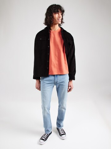 LEVI'S ® Μπλουζάκι σε κόκκινο