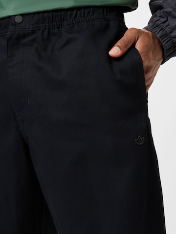 regular Pantaloni 'Adicolor Contempo Chinos' di ADIDAS ORIGINALS in nero