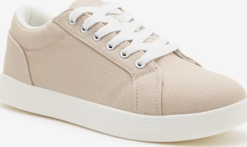 Dancing Queens Sneakers 'Dancing Queens - SMOVE Dance Sneaker' in Beige: front