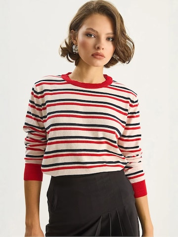 Pullover di Bianco Lucci in rosso: frontale