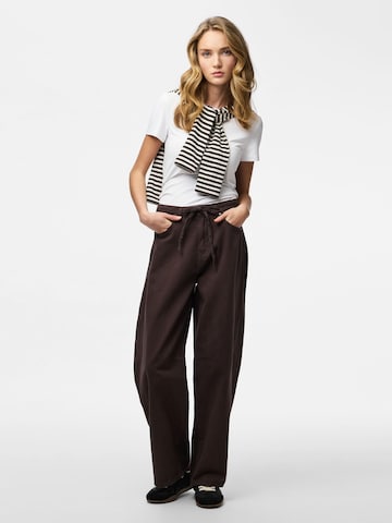 PIECES Baggy Jeans in Brown