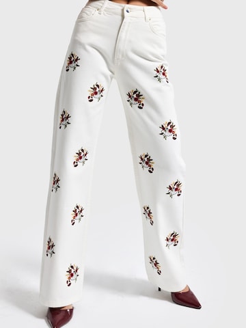 IT'S BASIC Regular Jeans 'STRAIGHT HIGH RISE JEANS' in Wit