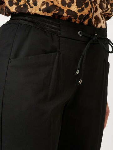 TONI Regular Trousers in Black