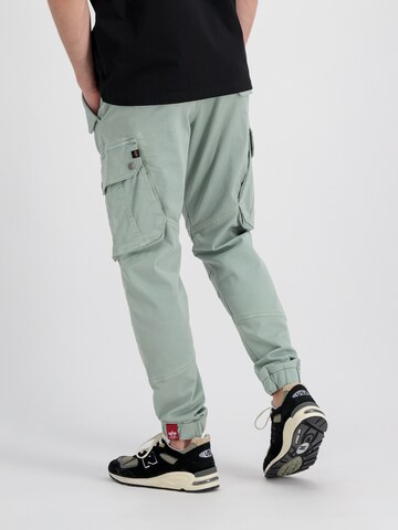 ALPHA INDUSTRIES Tapered Cargo Pants in Green