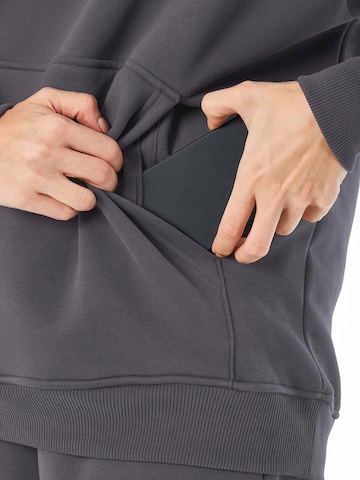 Organication Sweatshirt in Grey