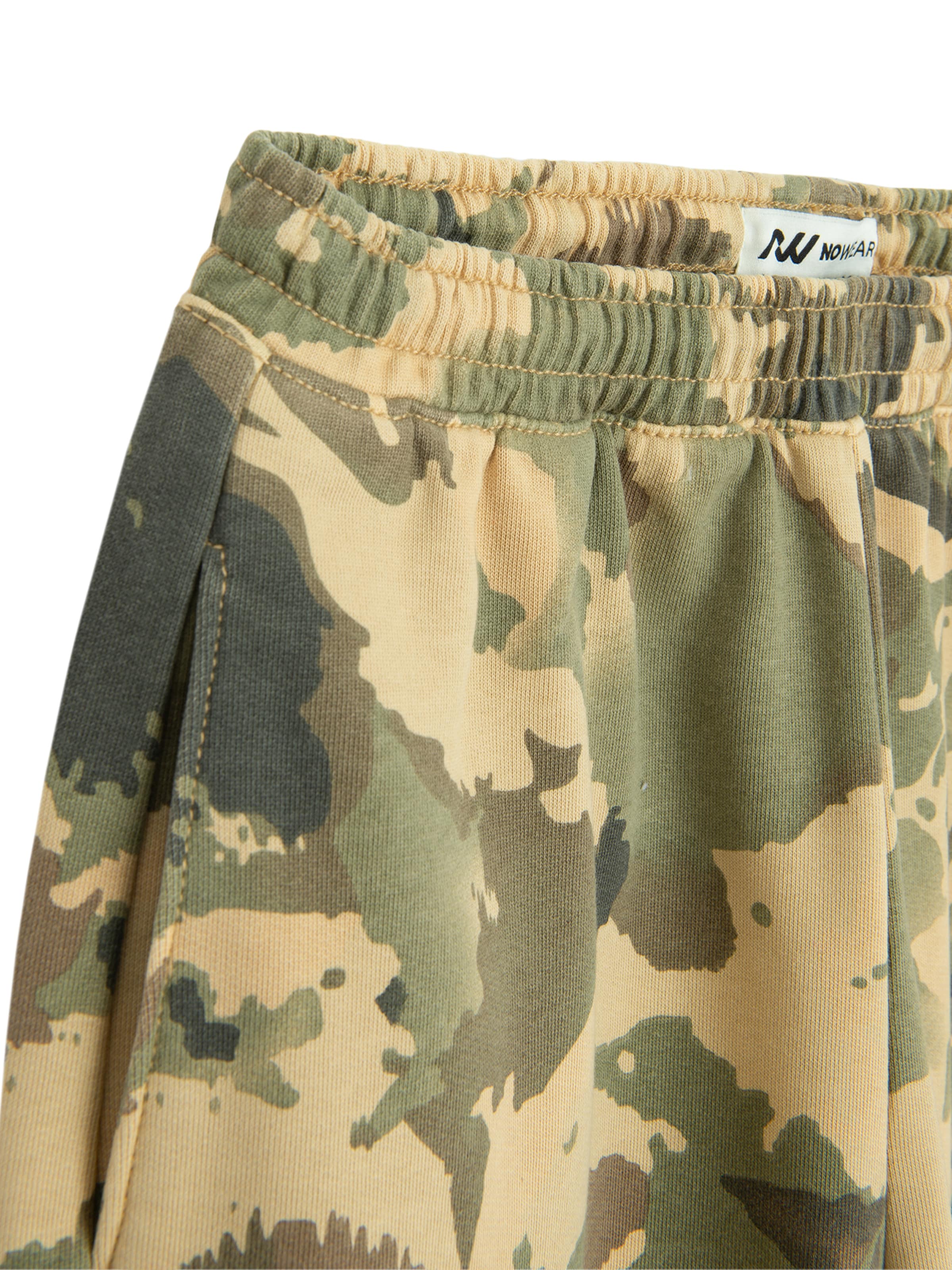 Largi Pantaloni de la NoWear pe verde