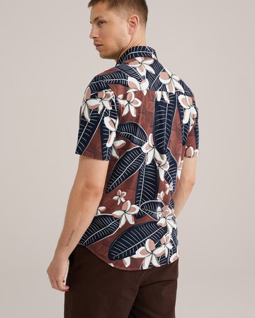 WE Fashion Regular Fit Paita värissä punainen