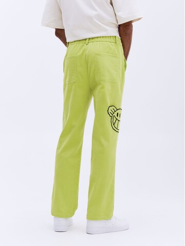 Bootcut Pantalon 'Lias' Smiles en vert