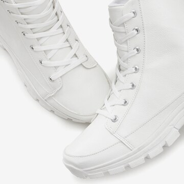 LASCANA - Botines con cordones en blanco