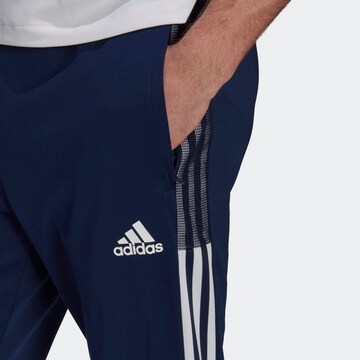 ADIDAS SPORTSWEAR - Tapered Calças de desporto 'Tiro 21' em azul