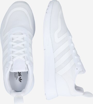 ADIDAS ORIGINALS - Zapatillas deportivas bajas 'Multix' en blanco