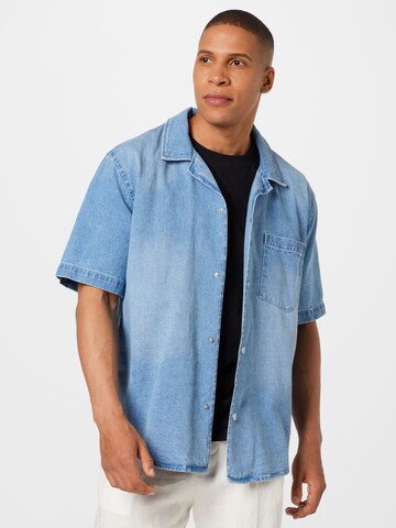 Regular fit Camicia 'Orion' di WEEKDAY in blu: frontale