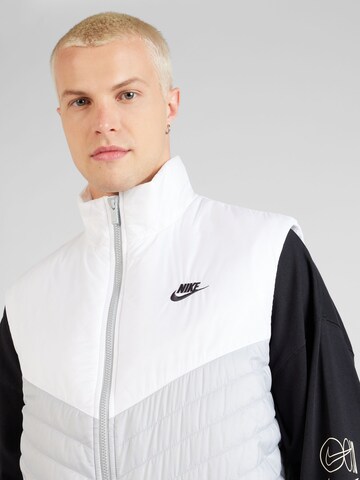 Nike Sportswear Bodywarmer in Grijs