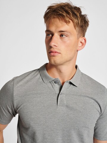 Hummel Poloshirt 'Red' in Grau