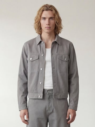 ARMIEPrijelazna jakna 'The Victor Tall Denim Jacket' - siva boja
