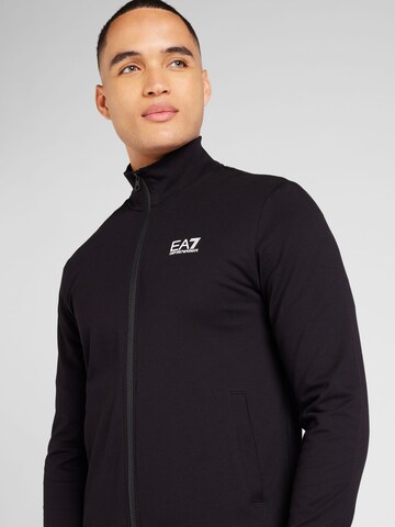 Trening de la EA7 Emporio Armani pe negru