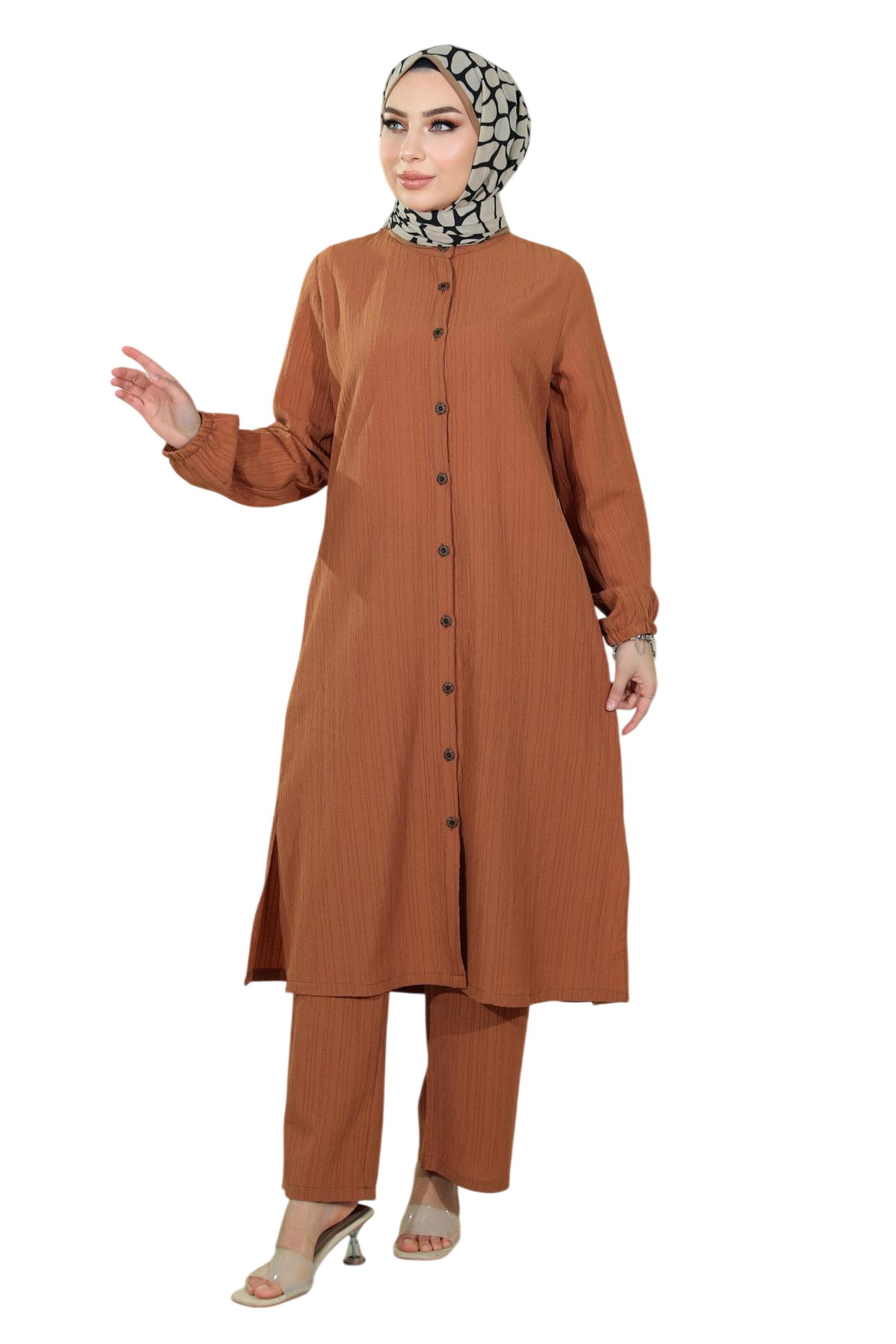 Pantalons de tailleur MODAMIHRAM en marron : devant