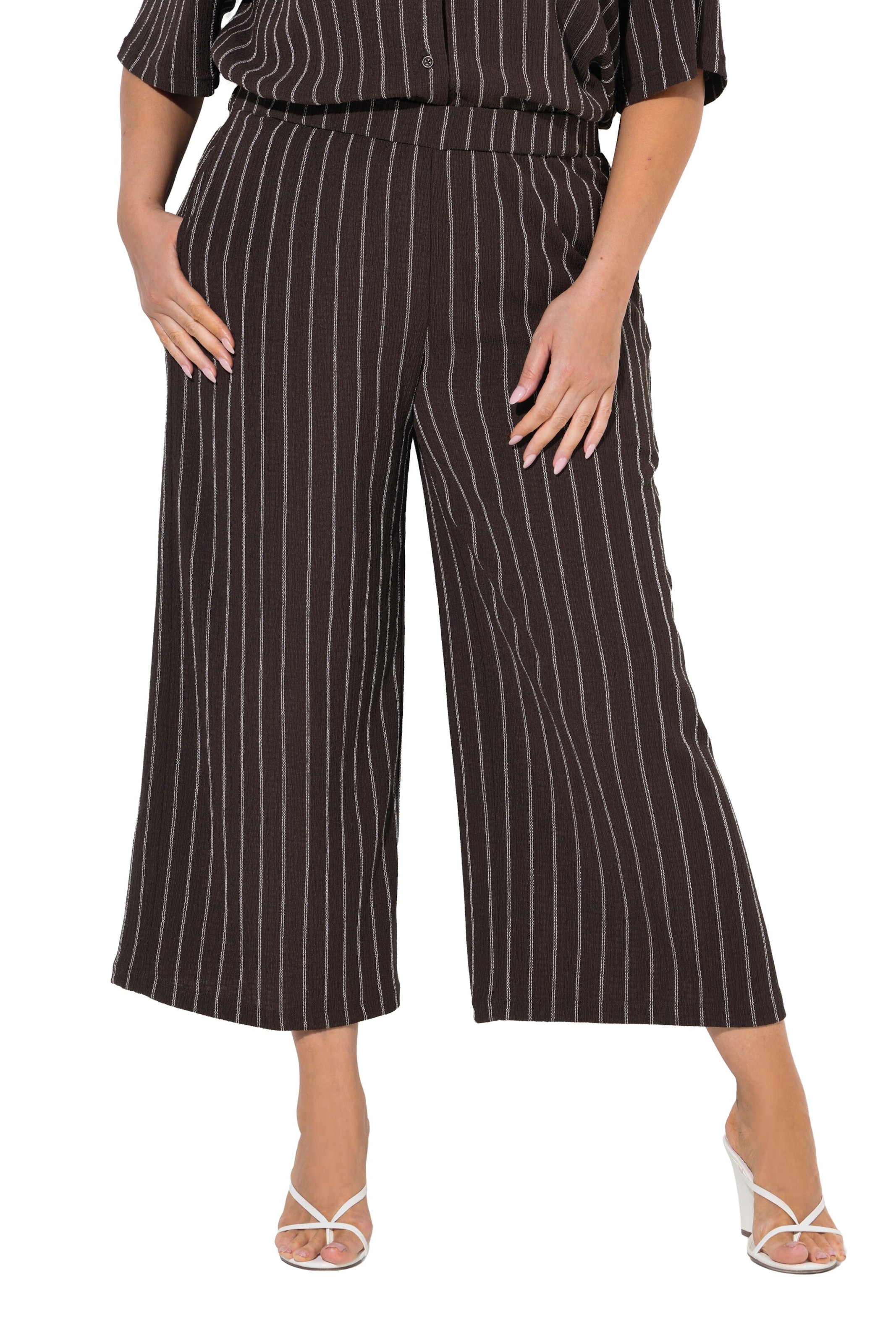 Ulla Popken Wide leg Trousers in Brown: front