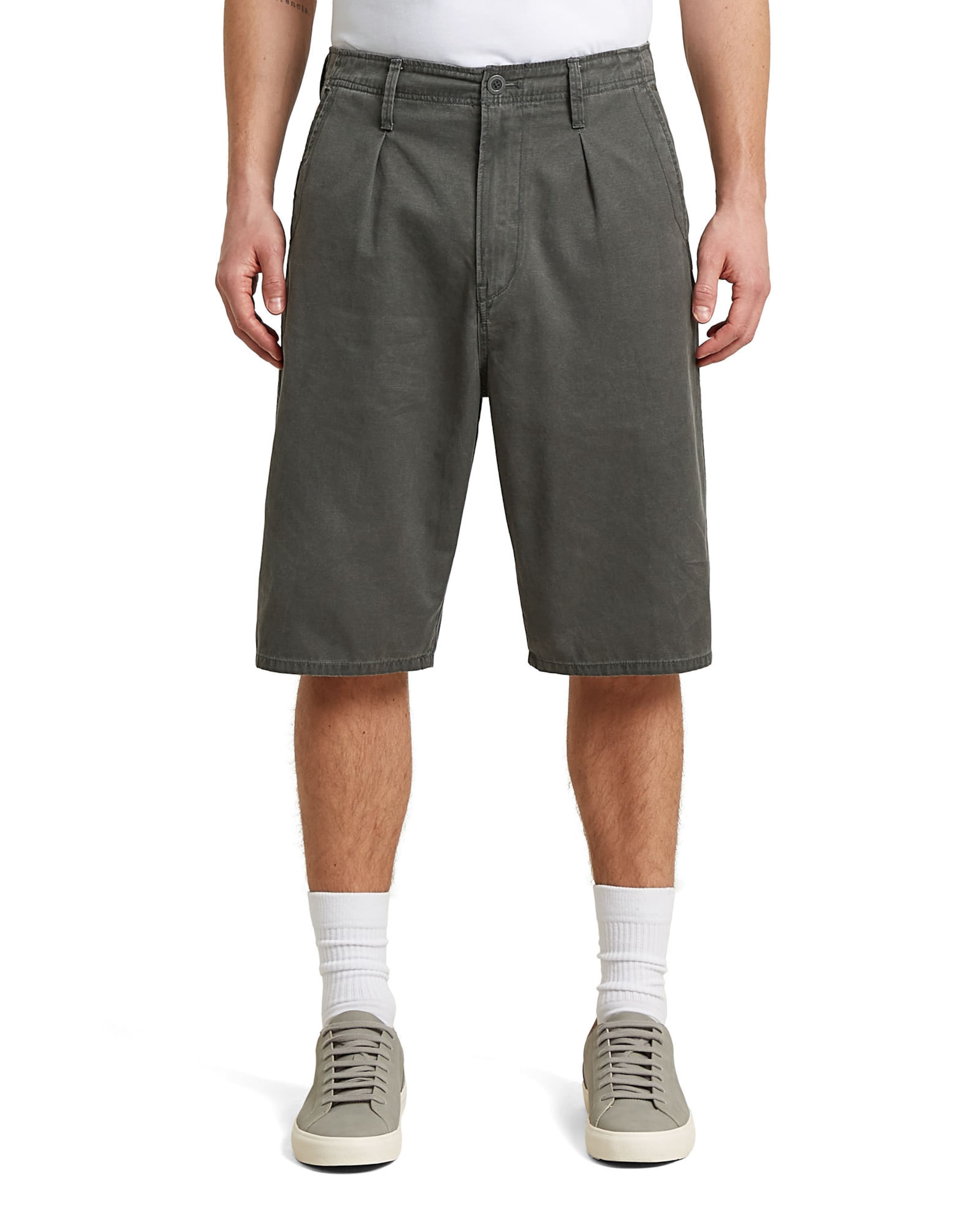G-STAR Regular Chino 'Pleated Chino Shorts' in Grijs: voorkant