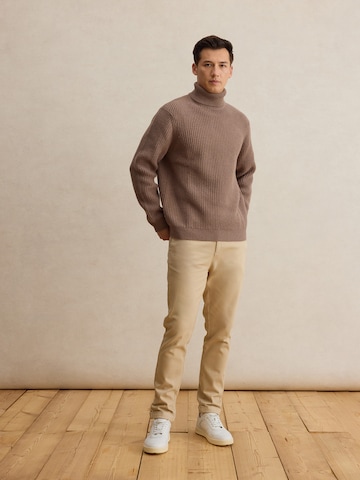 DAN FOX APPAREL Sweater 'Georg' in Brown