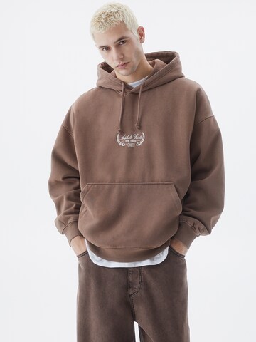 Pull&Bear Sweatshirt in Brown: front