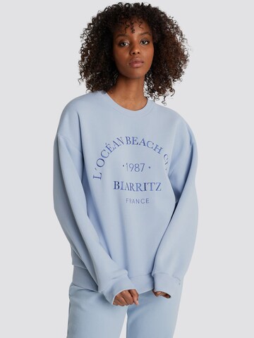 Gina Tricot Sweatshirt ' Riley ' in Blauw: voorkant