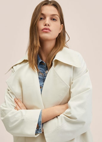 MANGO Between-Seasons Coat in White