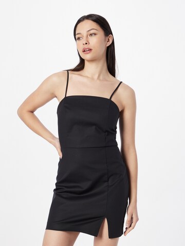 Robe de cocktail Sisley en noir : devant