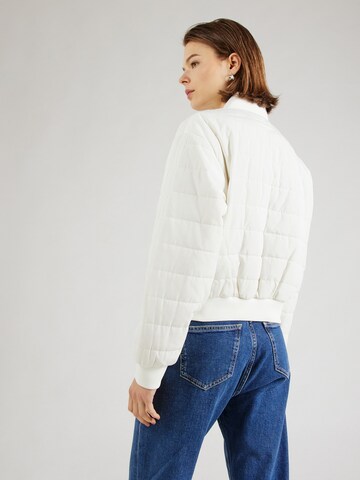 Calvin Klein Jeans Демисезонная куртка в Белый