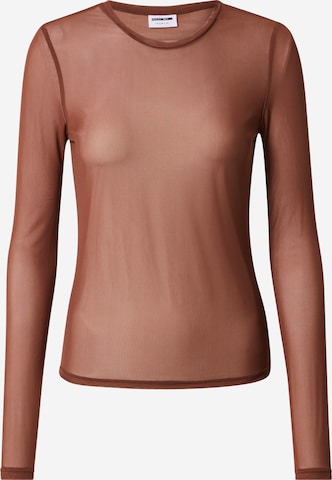 Tricou 'JUDITH' de la Noisy may pe maro: față