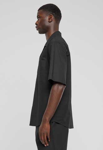 Urban Classics Comfort fit Button Up Shirt in Black