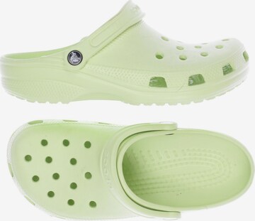 Crocs Sandalen 40,5 in Grün: predná strana