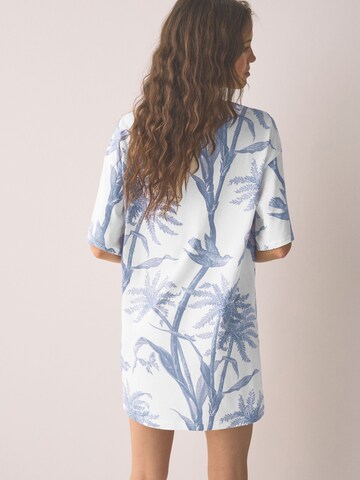 Next Νυχτικιά σε λευκό